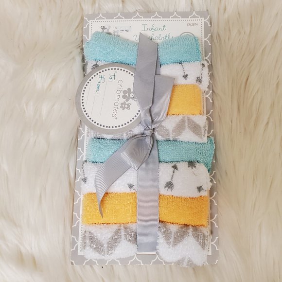 Baby Bundle - Drying Rack, Infant Botties & Bottles, Hooded Towel & Washcloths - Picture 7 of 11